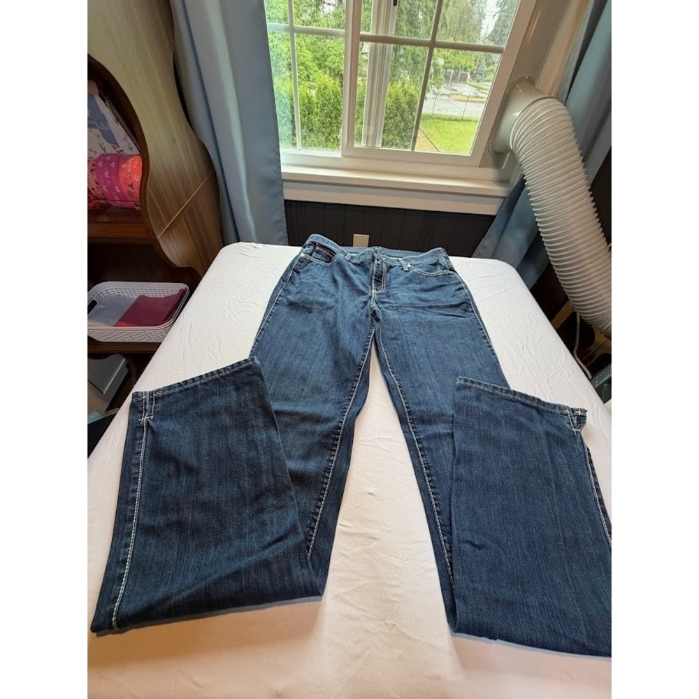 Classic Women's Blue Jeans - Straight Leg